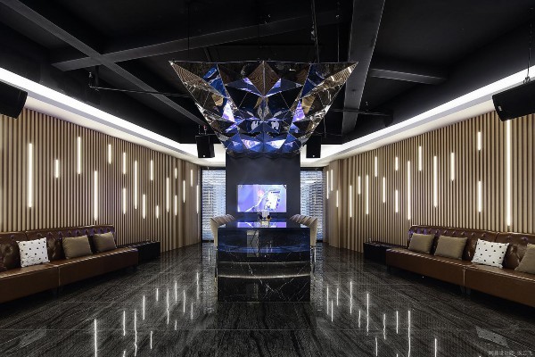 走进老重庆，体验一场传统手艺按摩之旅！