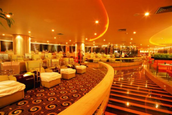 解压神器！重庆足浴店，美女技师一对一